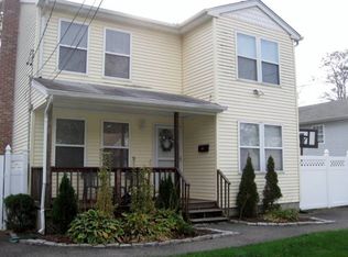 23 Coolidge Ave, Amityville, NY 11701