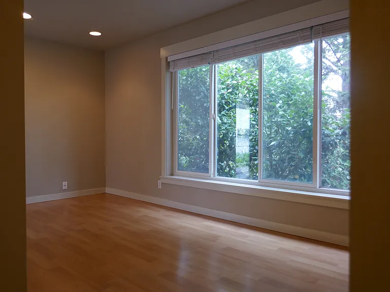 224 14th Ave E #12 — Photo 5