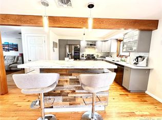 32 Foster St, Newington, CT 06111
