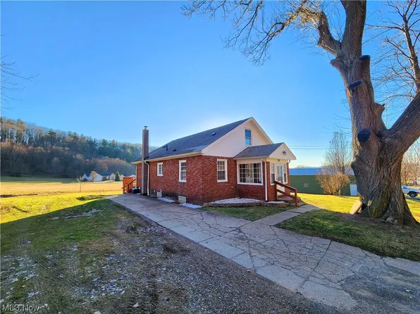 106 Random Rd, Minerva, OH 44657