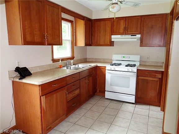 3rd image of 24200 Effingham Blvd