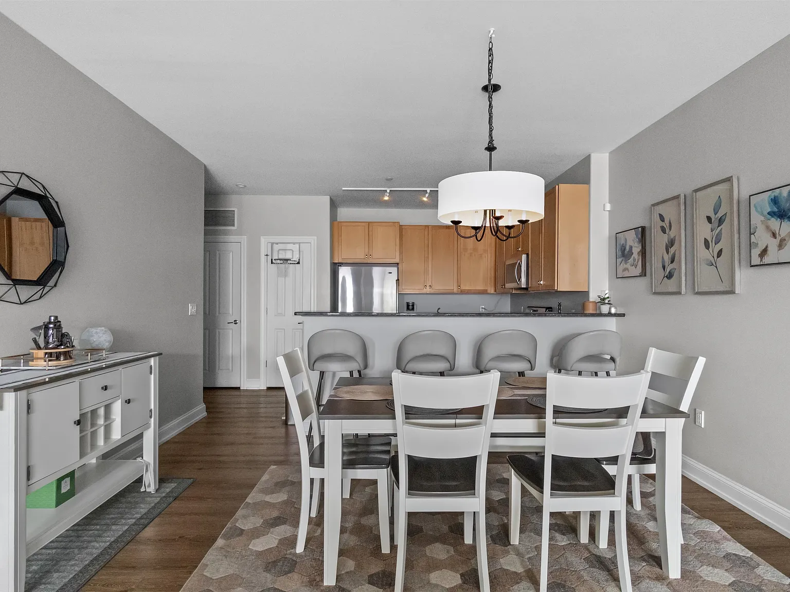 2 bed, 1546 sqft, $2,850 — Photo 2