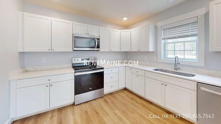 3 bed, 2.5 bath, 1320 sqft, $1,960 — Photo 2