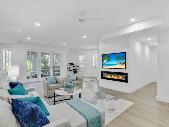 161 Colonade Cir #1202, Naples, FL 34103