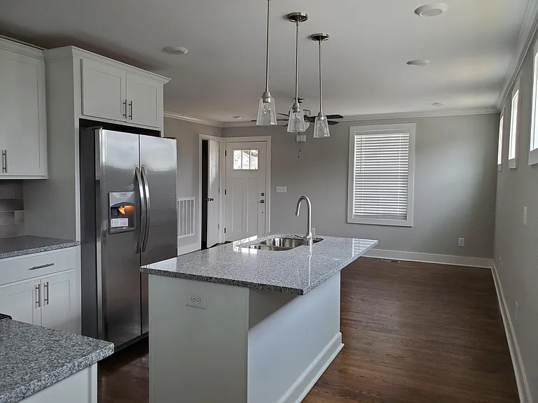 6018 California Ave — Photo 17