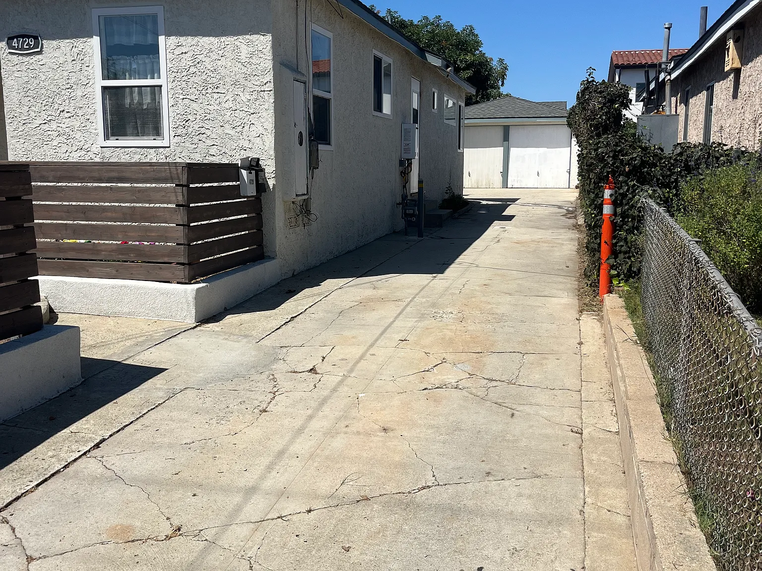 3 bed, 1016 sqft, $3,900 — Photo 3