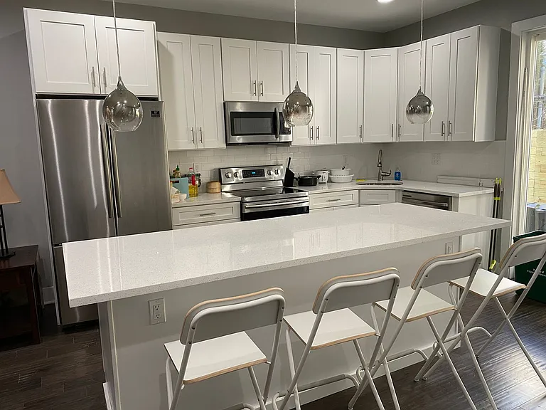 417 N Holly St — Photo 1