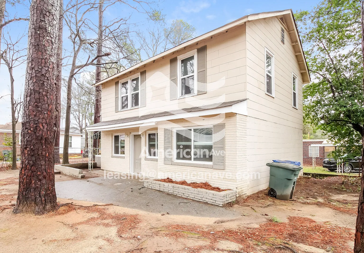 4 bed, 1.5 bath, 1500 sqft, $1,957 — Photo 2