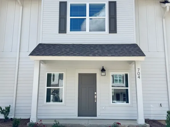 3260 Academy Dr #704, Opelika, AL 36801
