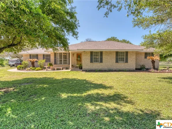 73 Lexington Dr, Gonzales, TX 78629