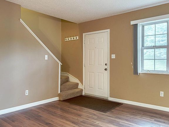 4th image of 9081 Wrenwood Ln