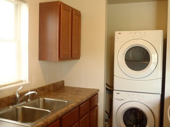 5th image of 1315 Montana St #101