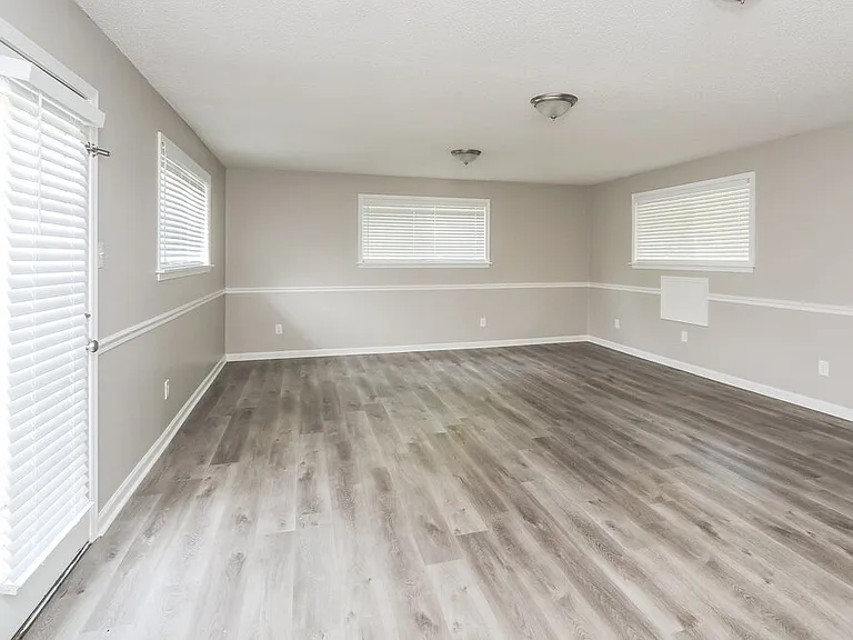 5036 Brooksbank Cv S — Photo 10