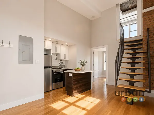 586 Hart Street image 1 of 5
