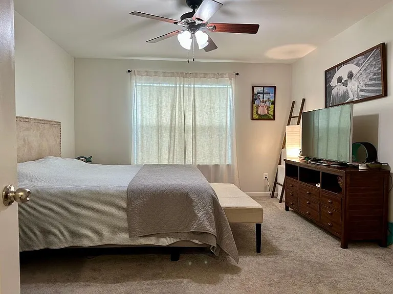 104 Notions Ct — Photo 8