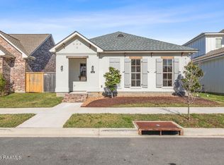 109 Oak Village Dr, Scott, LA 70583