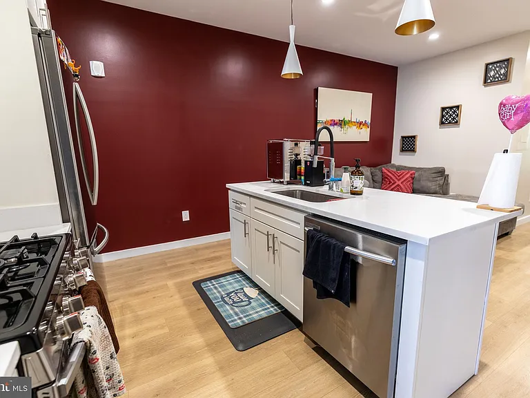 839 19th St NE #3 — Photo 5