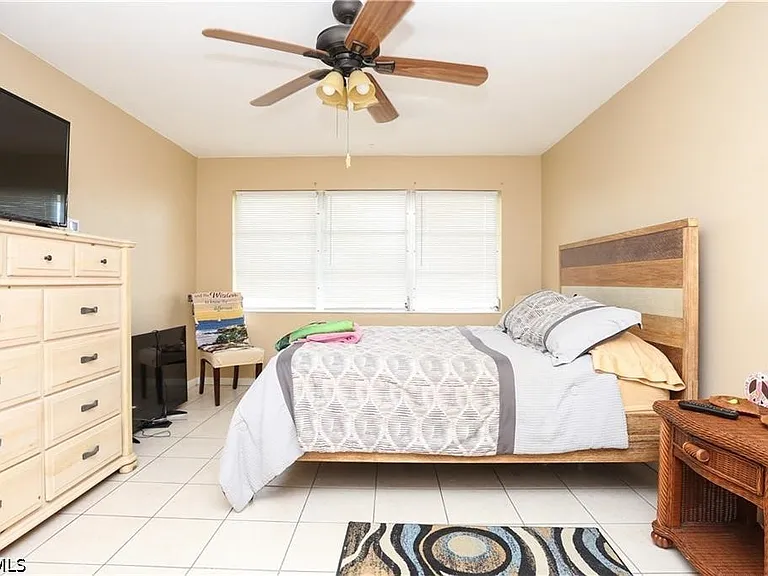 4901 Victoria Dr #204 — Photo 14