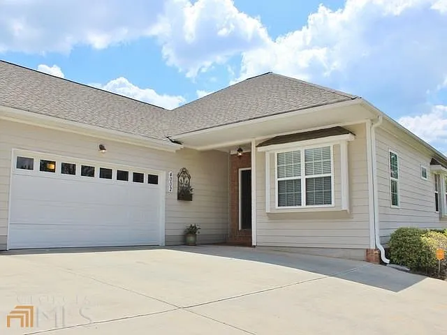 4002 Commonwealth Cir photo 1