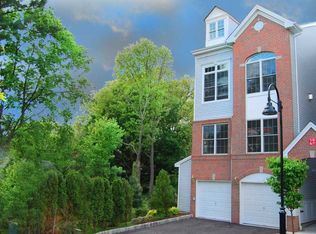 1 Goffle Brook Ct #201, Hawthorne, NJ 07506