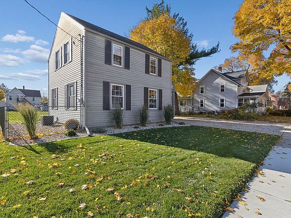 2nd image of 1415 Barham Ave
