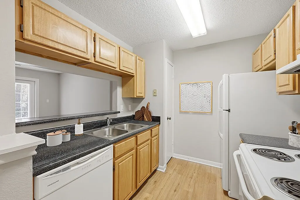 Greens of Pine Glen Apartments — Photo 4