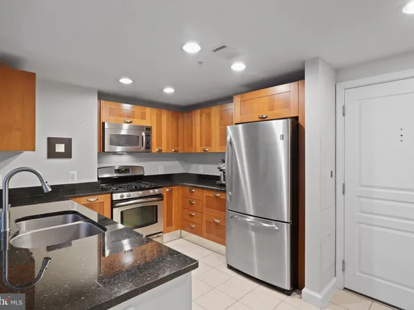 2451 Midtown Ave #309, Alexandria, VA 22302