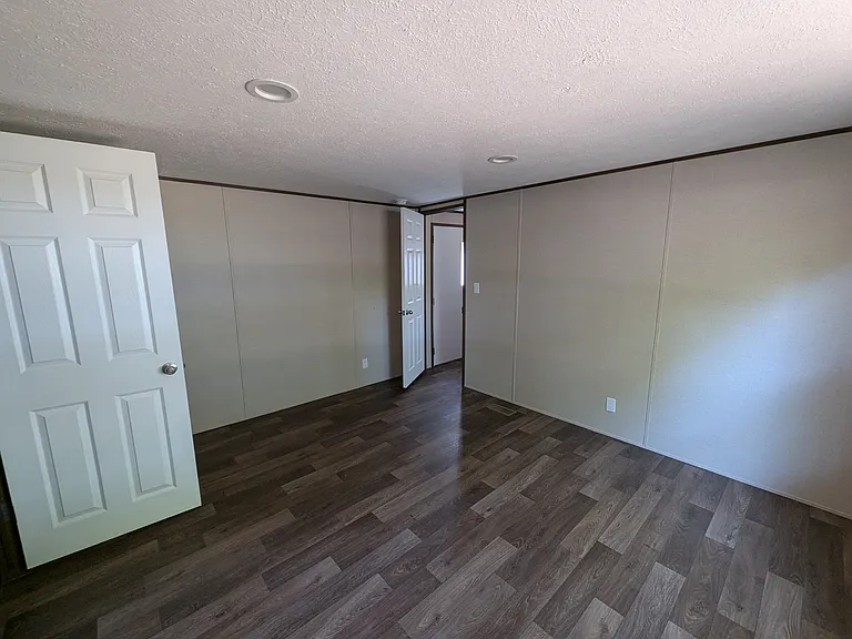 100 Near Lake Cir — Photo 8