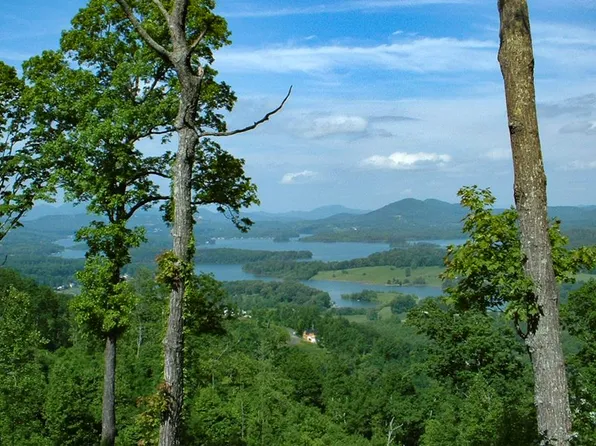 70 Dan Knob Dr, Hayesville, NC 28904