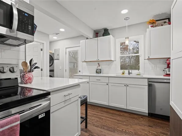 6731 Sterling Ave, Raytown, MO 64133