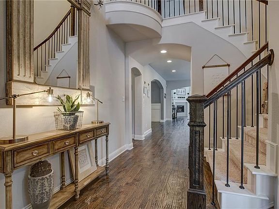 4th image of 3041 Aberdeen Dr
