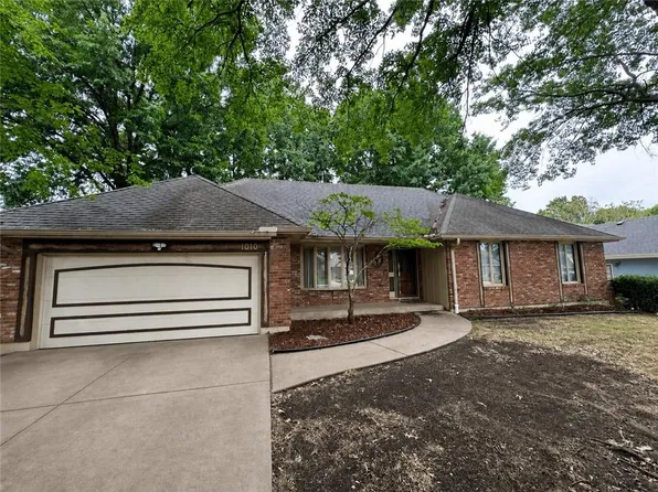 1010 SE 4th Ter, Lees Summit, MO 64063