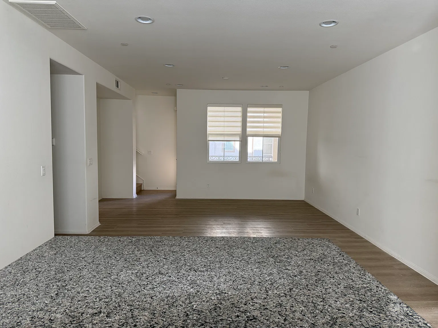 3 bed, 1499 sqft, $3,350 — Photo 3