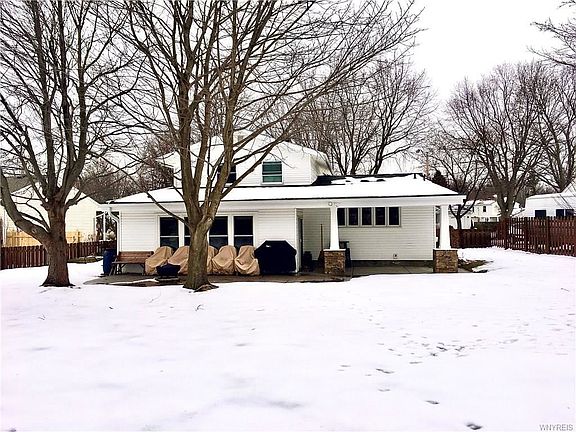3rd image of 48 Brookwood Dr