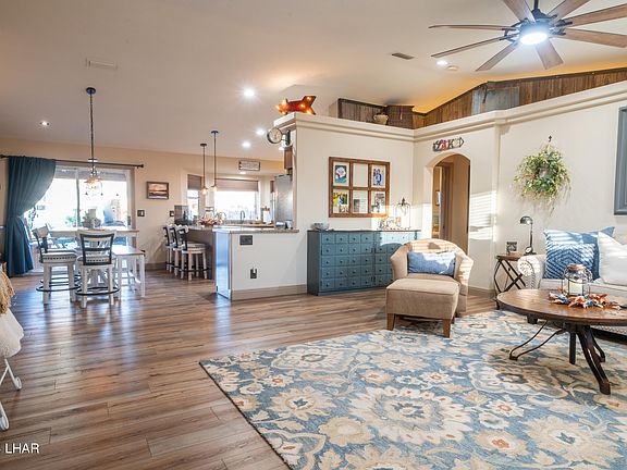 2nd image of 1430 Mandalay Pl