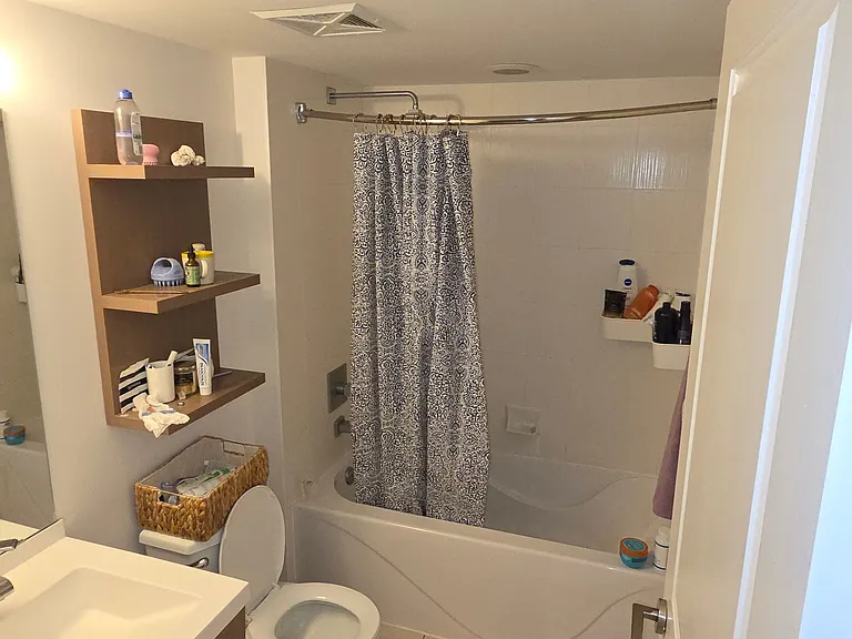 28 Ted Rogers Way #411 — Photo 12