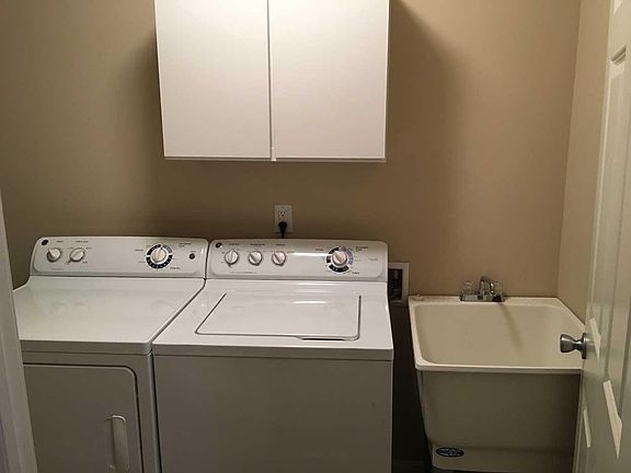 4th image of 49250 E Woods Dr