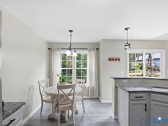 5th image of 635 Spring Rd