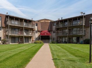 2007 E 122nd St APT B15, Burnsville, MN 55337