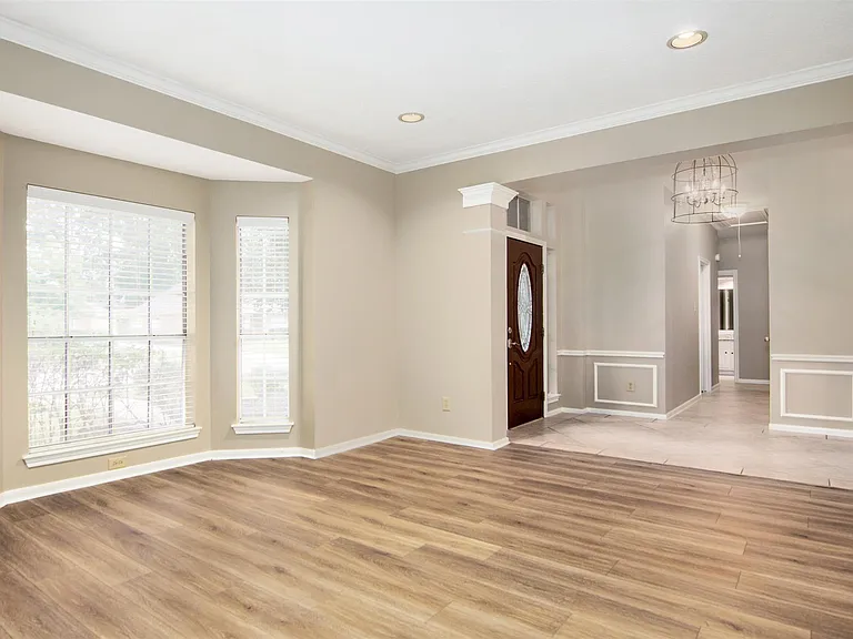 15118 Greenleaf Ln — Photo 5