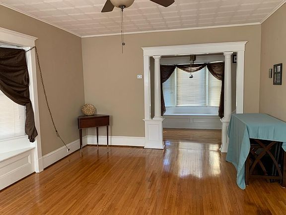 5th image of 40 Cottage St