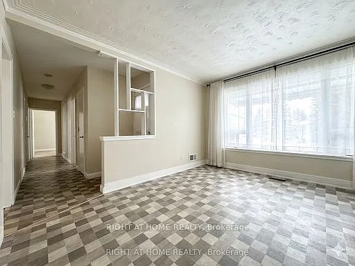 57 Wilstead Dr #MAIN FLOOR — Photo 6