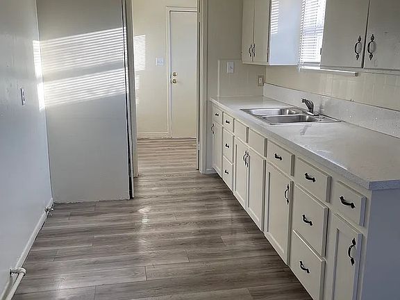 4th image of 7823 Sterling Ave
