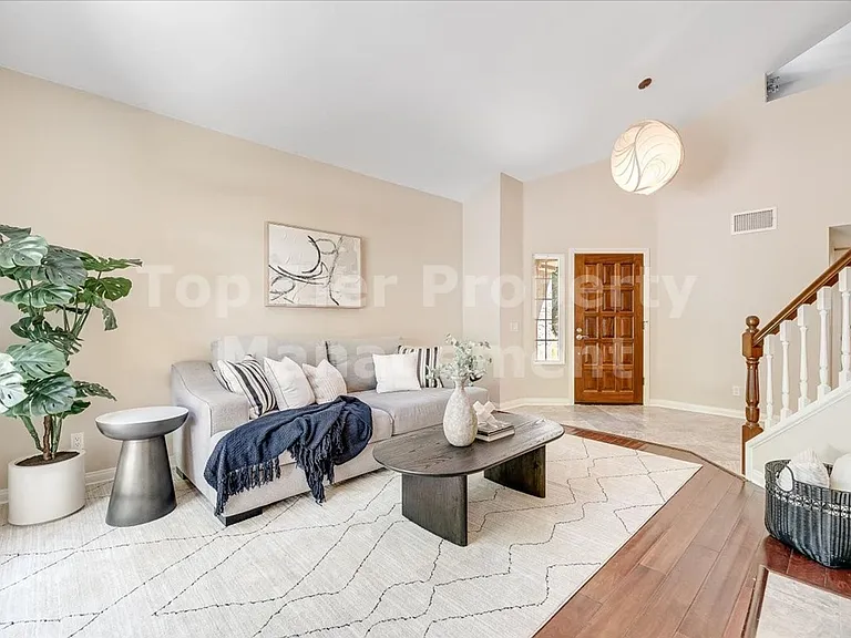 1568 Mallorca Dr — Photo 5