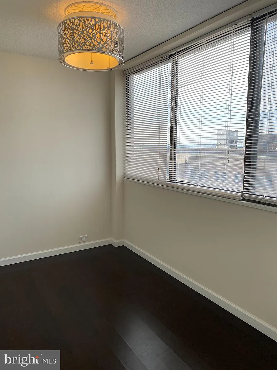 Building Photo - 1326 Spruce St #42-1302