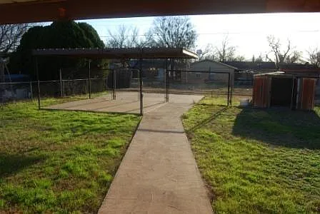1107 W Cornelia Ave — Photo 13