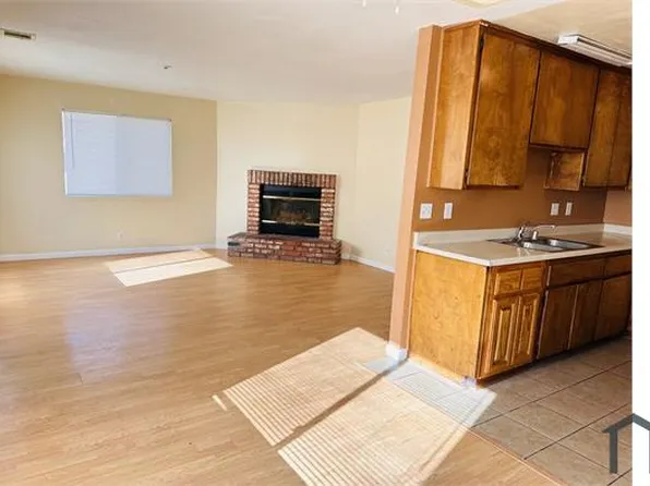 13729 Greenwood Pl APT 2, Victorville, CA 92395