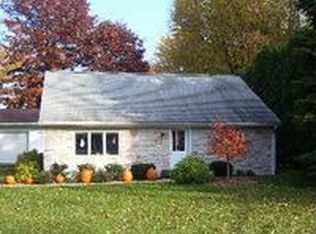 8200 Adler Rd, Lambertville, MI 48144