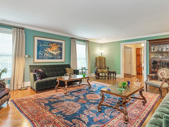 5th image of 28 Birchwood Ln