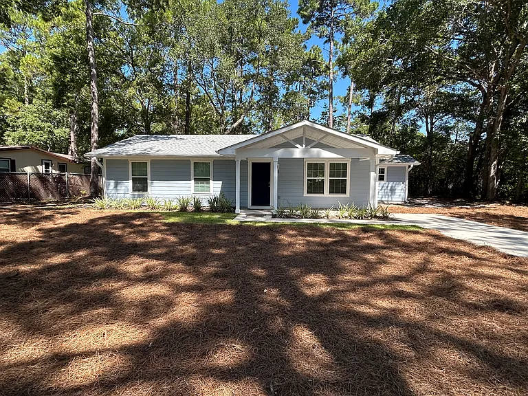36 Parker Dr — Photo 1